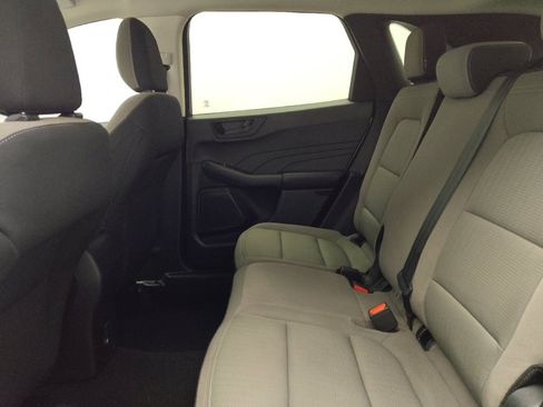 Used 2022 Ford Escape S image 18