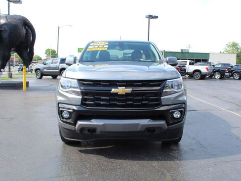Used 2022 Chevrolet Colorado LT AWD/4WD image 2