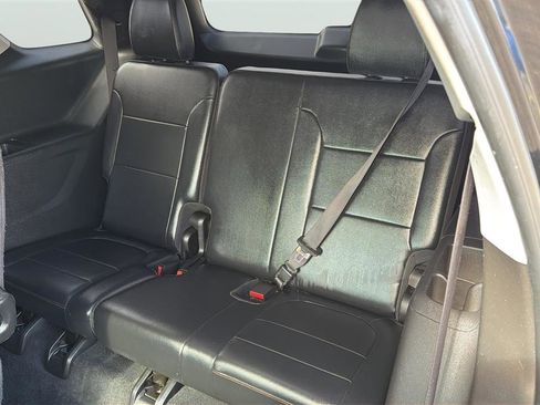 Used 2018 Chevrolet Traverse LT image 18