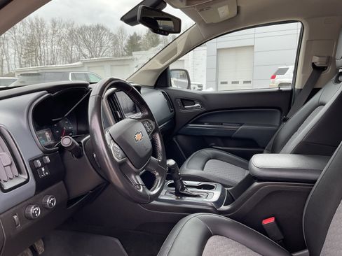 Used 2017 Chevrolet Colorado Z71 w/ Z71 Midnight Edition image 5