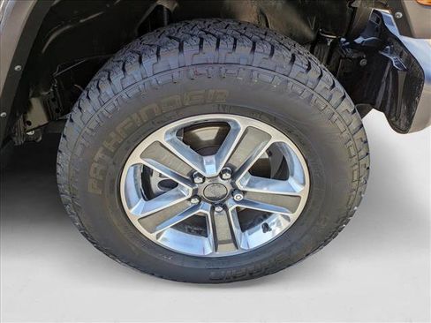 Used 2022 Jeep Wrangler Unlimited Sahara image 24