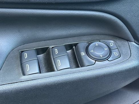 Used 2023 Chevrolet Equinox LT w/ Driver Convenience Package FWD image 14