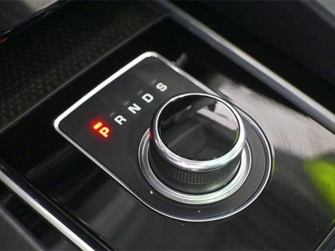 Used 2017 Jaguar F-PACE R-Sport image 29