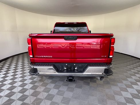 Used 2025 Chevrolet Silverado 3500 LTZ AWD/4WD image 8