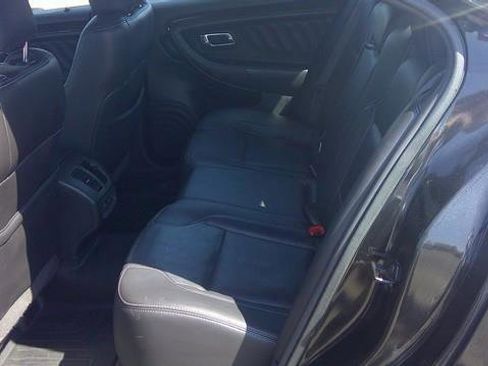 Used 2015 Ford Taurus Limited w/ Equipment Group 301A FWD image 9