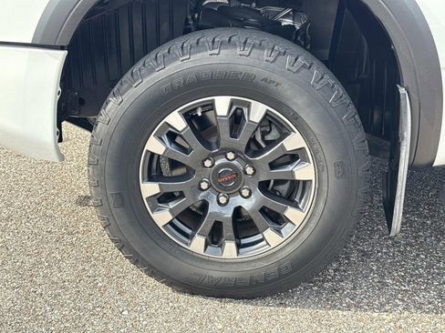 Certified 2020 Nissan Titan PRO-4X image 11