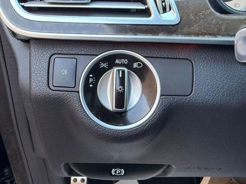 Used 2014 Mercedes-Benz E 350 Sedan image 37