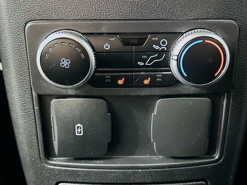 Used 2023 Ford Explorer Limited image 27