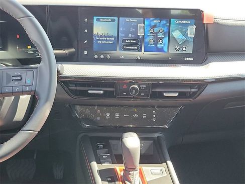 New 2026 Nissan Kicks SR w/ Illumination Package FWD image 9