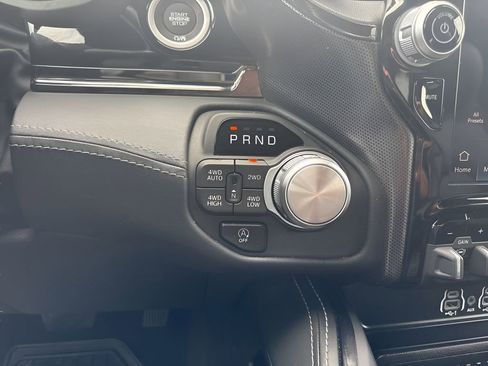 Used 2025 RAM 1500 Limited AWD/4WD image 19