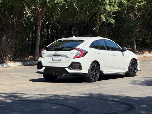 Used 2018 Honda Civic Sport Touring image 5
