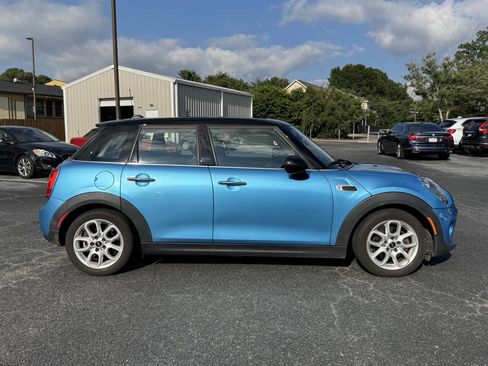 Used 2019 MINI Cooper 4-Door Hardtop w/ Signature Upholstery Package image 5