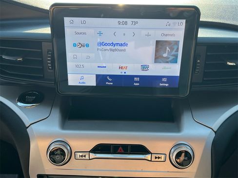 Used 2022 Ford Explorer XLT image 29