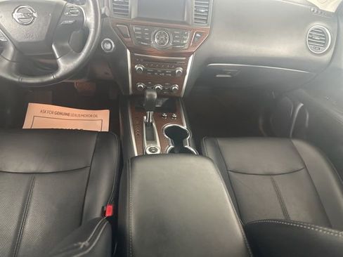 Used 2019 Nissan Pathfinder Platinum AWD/4WD image 14