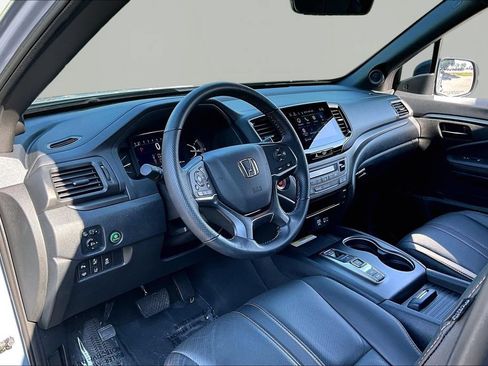Certified 2022 Honda Passport TrailSport image 12