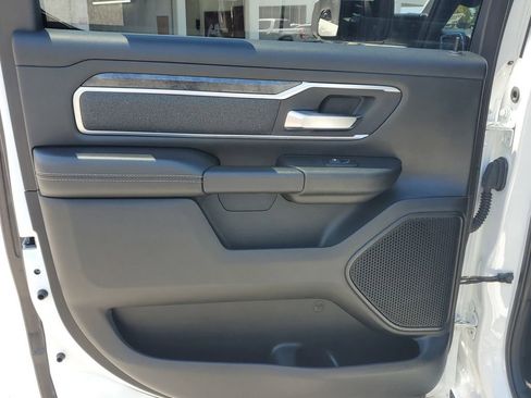 Used 2019 RAM 1500 Big Horn AWD/4WD image 11