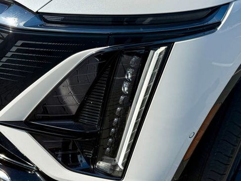 Used 2024 Cadillac Lyriq Sport RWD image 59