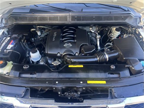 Used 2005 Nissan Titan LE w/ (U01) Nissan Navigation Pkg image 25