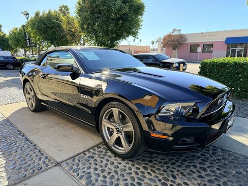 Used 2013 Ford Mustang GT Premium image 3