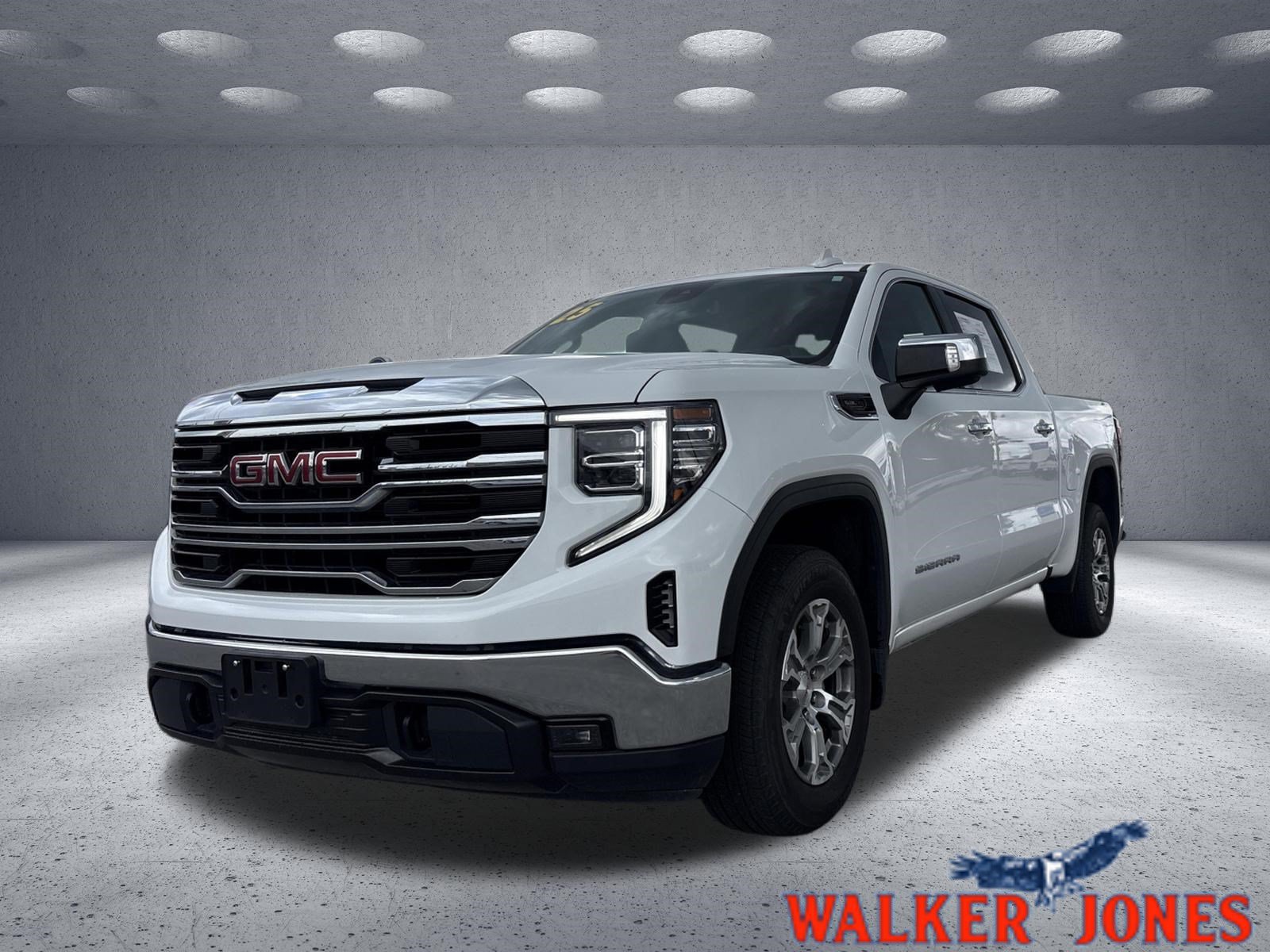 Used 2025 GMC Sierra 1500 SLT RWD image 1