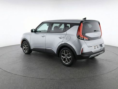 Used 2025 Kia Soul LX w/ LX Technology Package image 5