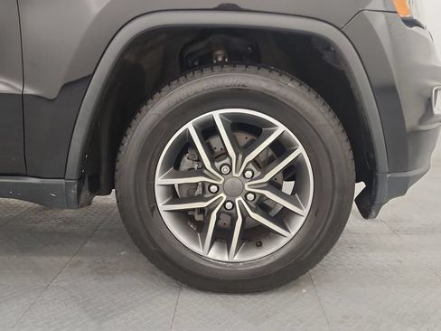 Used 2020 Jeep Grand Cherokee Limited AWD/4WD image 23