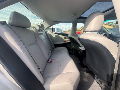 Used 2010 Lexus HS 250h Premium image 24