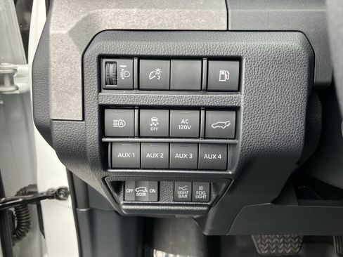 Used 2025 Toyota 4Runner Trailhunter AWD/4WD image 19