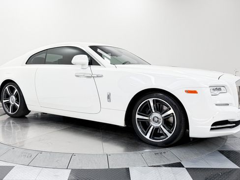 Used 2019 Rolls-Royce Wraith RWD image 30