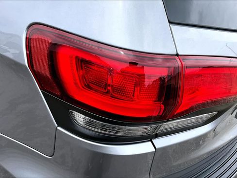Used 2018 Jeep Grand Cherokee High Altitude RWD image 28