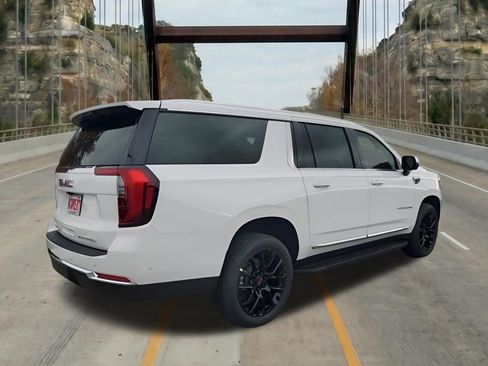 New 2026 GMC Yukon XL Elevation AWD/4WD image 9