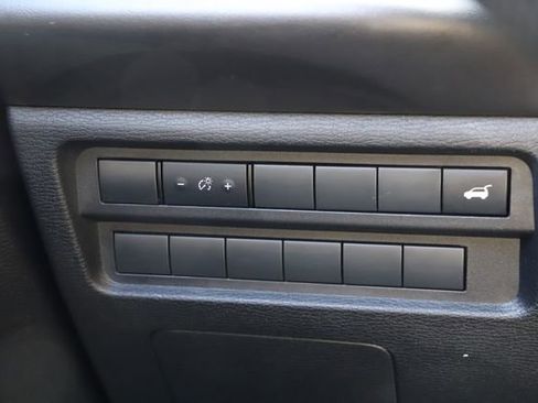 Used 2022 Mitsubishi Outlander SE image 37