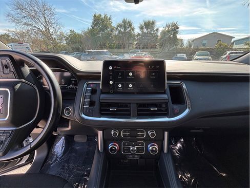 Used 2022 GMC Yukon XL SLE AWD/4WD image 11