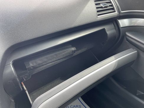 Used 2017 Ford Explorer XLT w/ Equipment Group 202A image 27