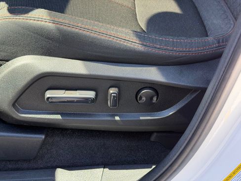 Used 2025 Honda Pilot Sport image 15