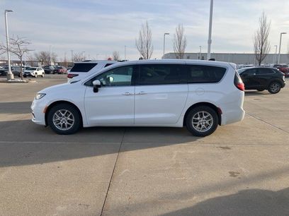 Certified 2023 Chrysler Pacifica Touring-L