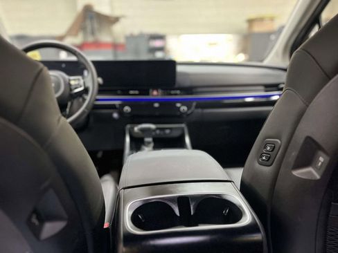 Used 2025 Kia Carnival SX Prestige image 14