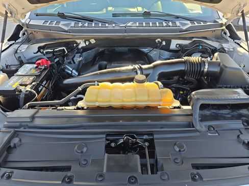 Used 2019 Ford F150 Platinum w/ Equipment Group 701A Luxury AWD/4WD image 32