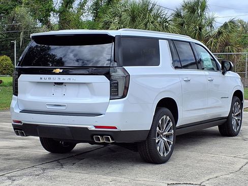 New 2026 Chevrolet Suburban High Country RWD image 4