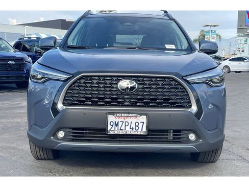 Used 2024 Toyota Corolla Cross XLE w/ Convenience Package image 9