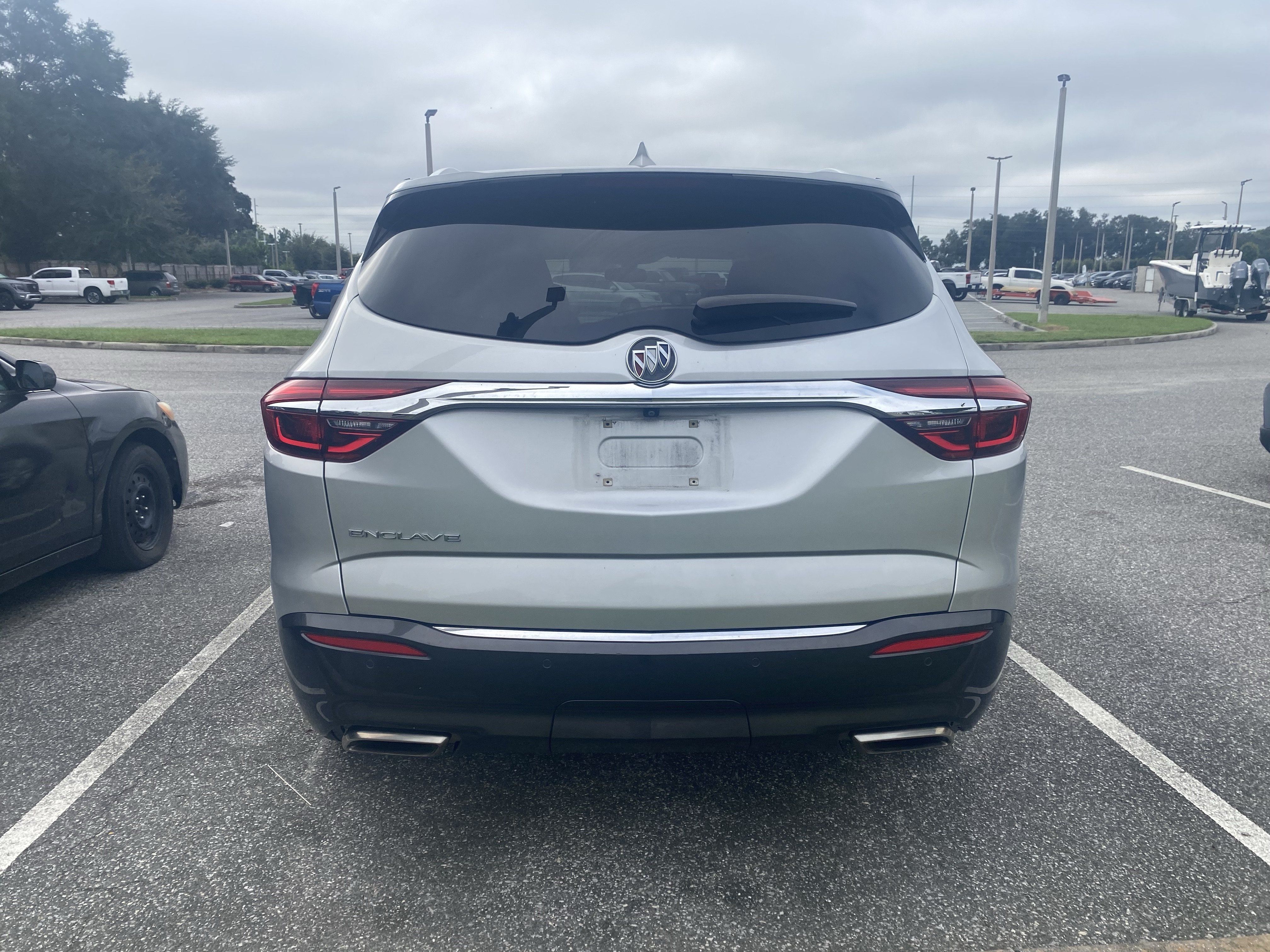 Used 2020 Buick Enclave Essence w/ Sound and Sites Package FWD image 9