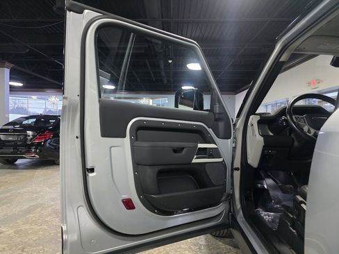 Used 2022 Land Rover Defender 90 S image 15