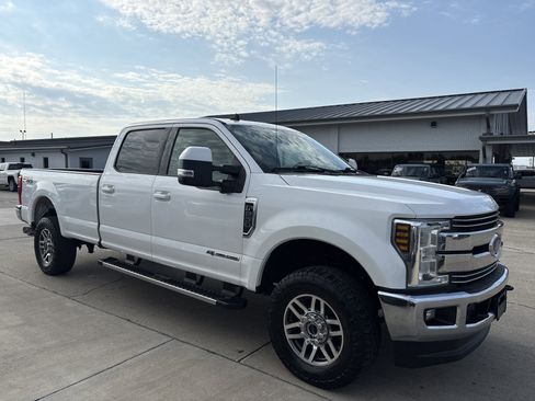 Used 2019 Ford F250 Lariat w/ Tow Technology Bundle image 3