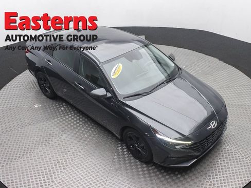 Used 2021 Hyundai Elantra SEL FWD image 3