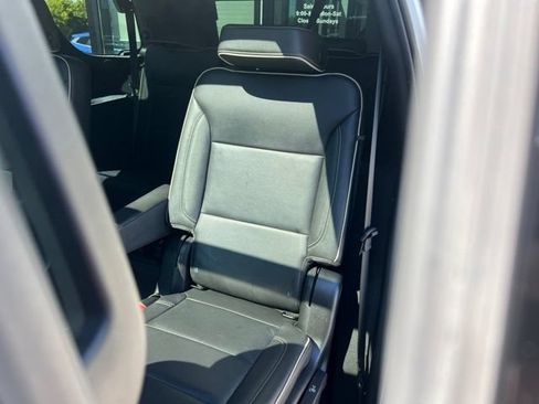 Used 2022 GMC Yukon SLT w/ SLT Premium Package AWD/4WD image 18