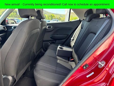 Used 2023 Hyundai Venue SEL image 11