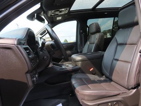 Used 2024 Chevrolet Suburban RST w/ Luxury Package AWD/4WD image 20