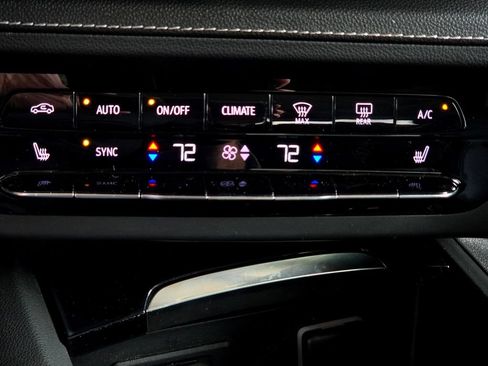 Used 2021 Buick Envision Essence w/ Technology Package I AWD/4WD image 35