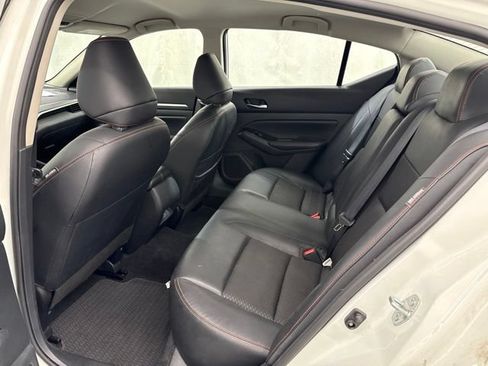 Used 2024 Nissan Altima 2.5 SR FWD image 17