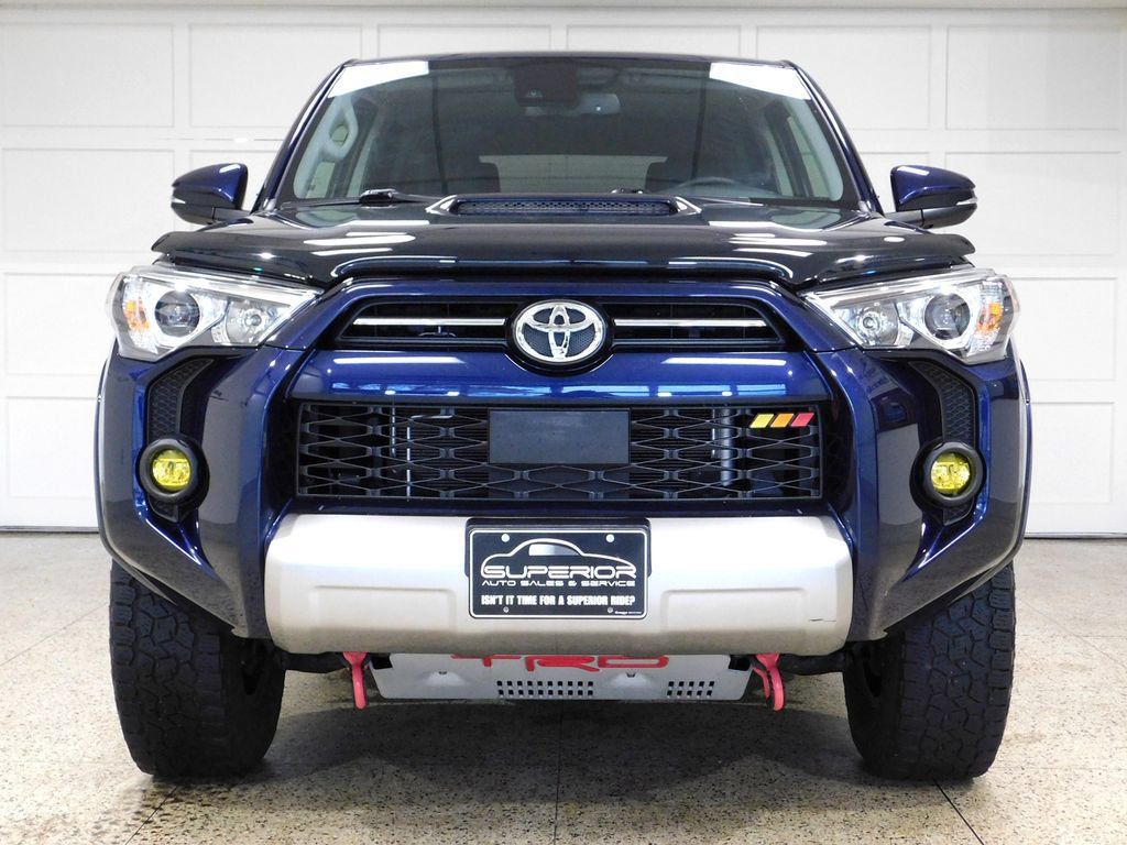 Used 2023 Toyota 4Runner TRD Off-Road Premium w/ Moonroof Package AWD/4WD image 2